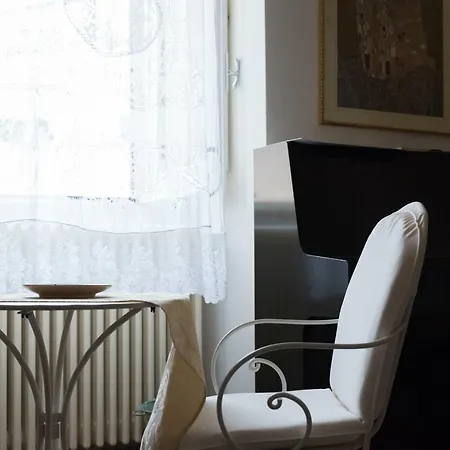La Piazzetta Bed & Breakfast *